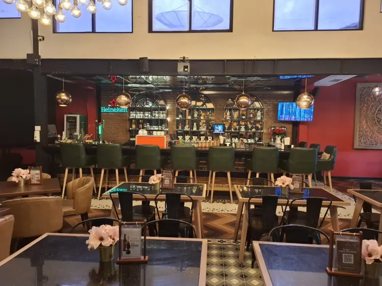 Adamar Kitchen and Lounge 7