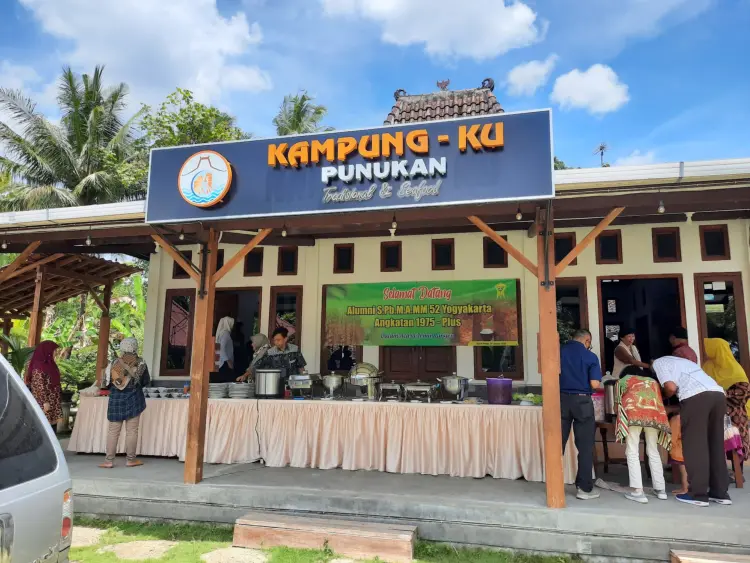 Resto KAMPUNG-KU PUNUKAN Tradisional & Seafood 1