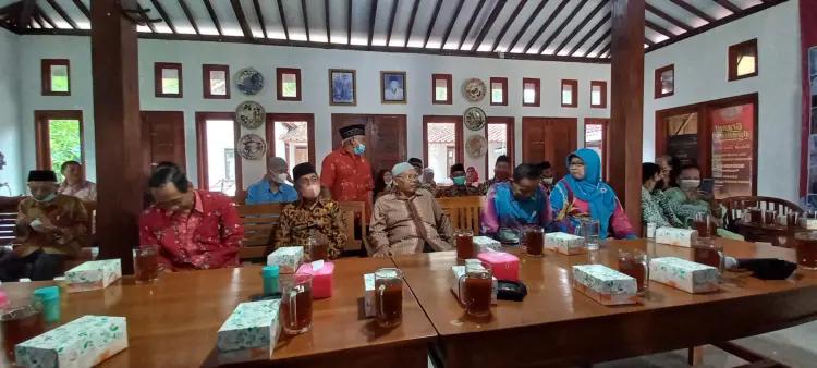 Resto KAMPUNG-KU PUNUKAN Tradisional & Seafood 9