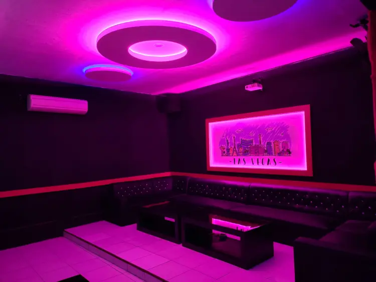 Las Vegas Entertainment Karaoke 1