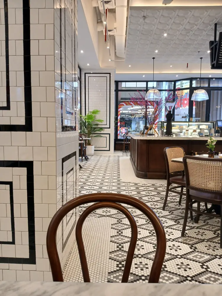 Toby's Estate Pakuwon Mall Bekasi 8