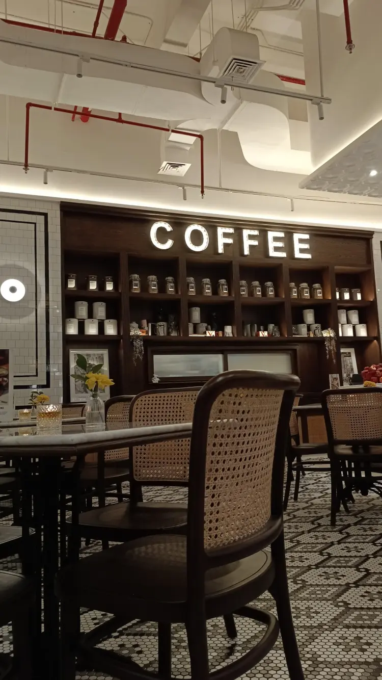 Toby's Estate Pakuwon Mall Bekasi 3