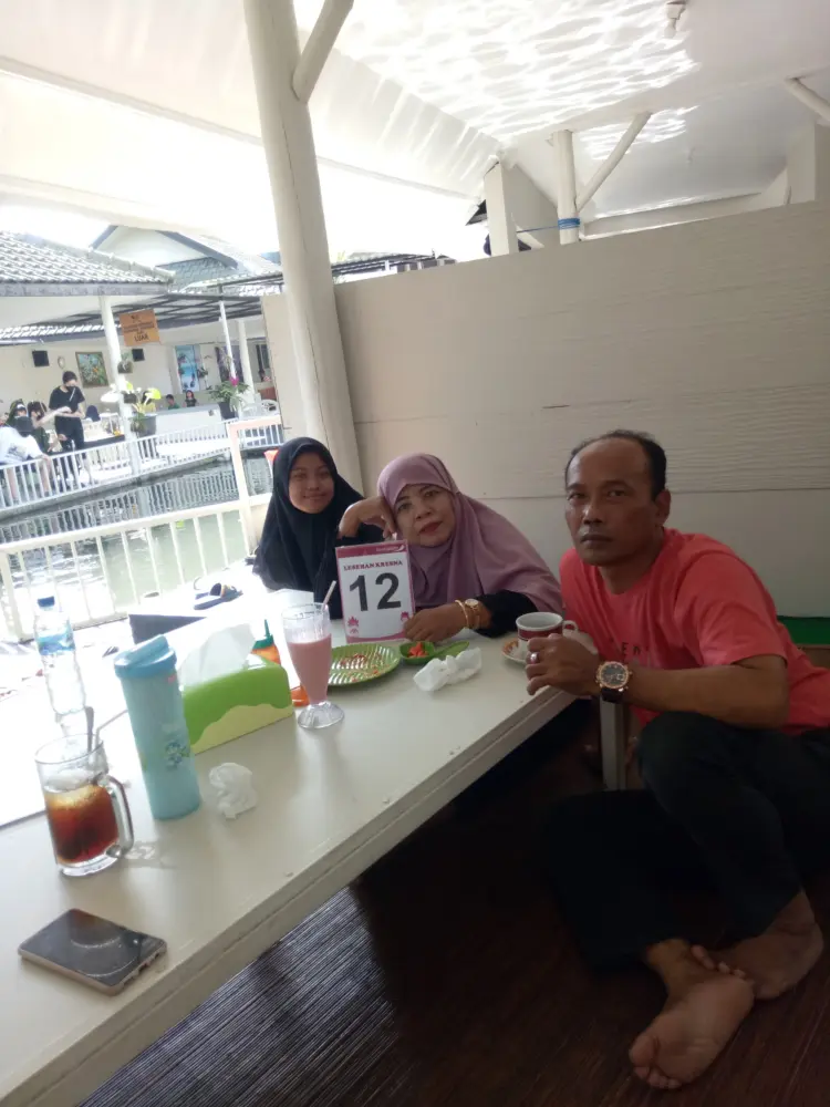 Lesehan dan Kolam Pancing KRESNA 8