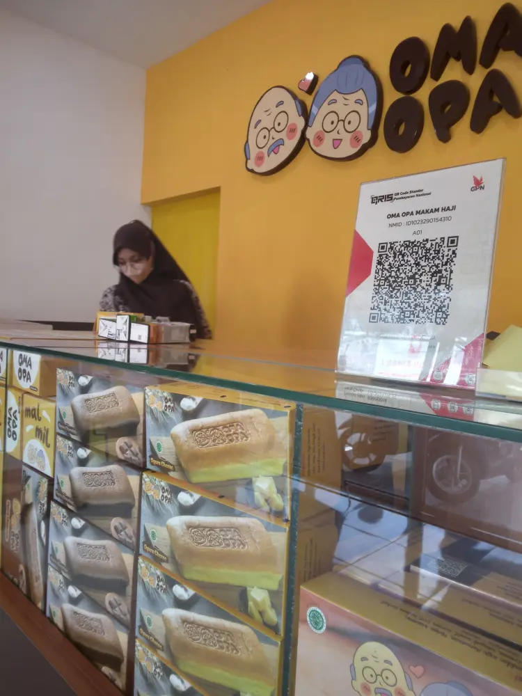 Oma Opa Cakery Makamhaji 9