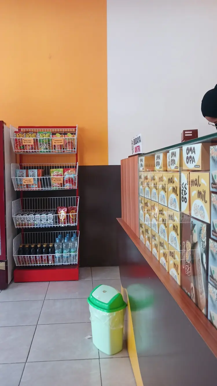 Oma Opa Cakery Makamhaji 2