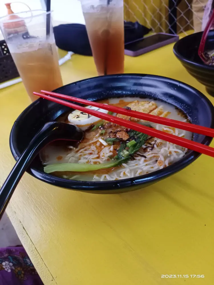 Keen Zhan Ramen & Ayam Goreng 3 Rasa 2