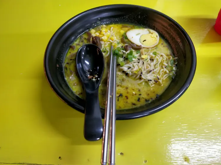Keen Zhan Ramen & Ayam Goreng 3 Rasa 3