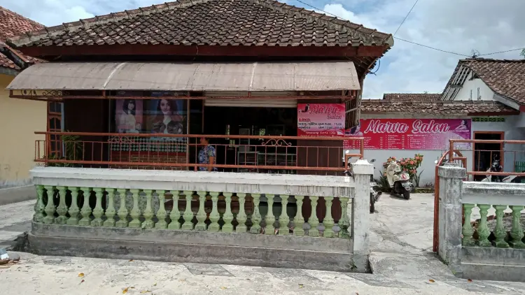 MARVA SALON~Depan makam Ronggo Warsito 1