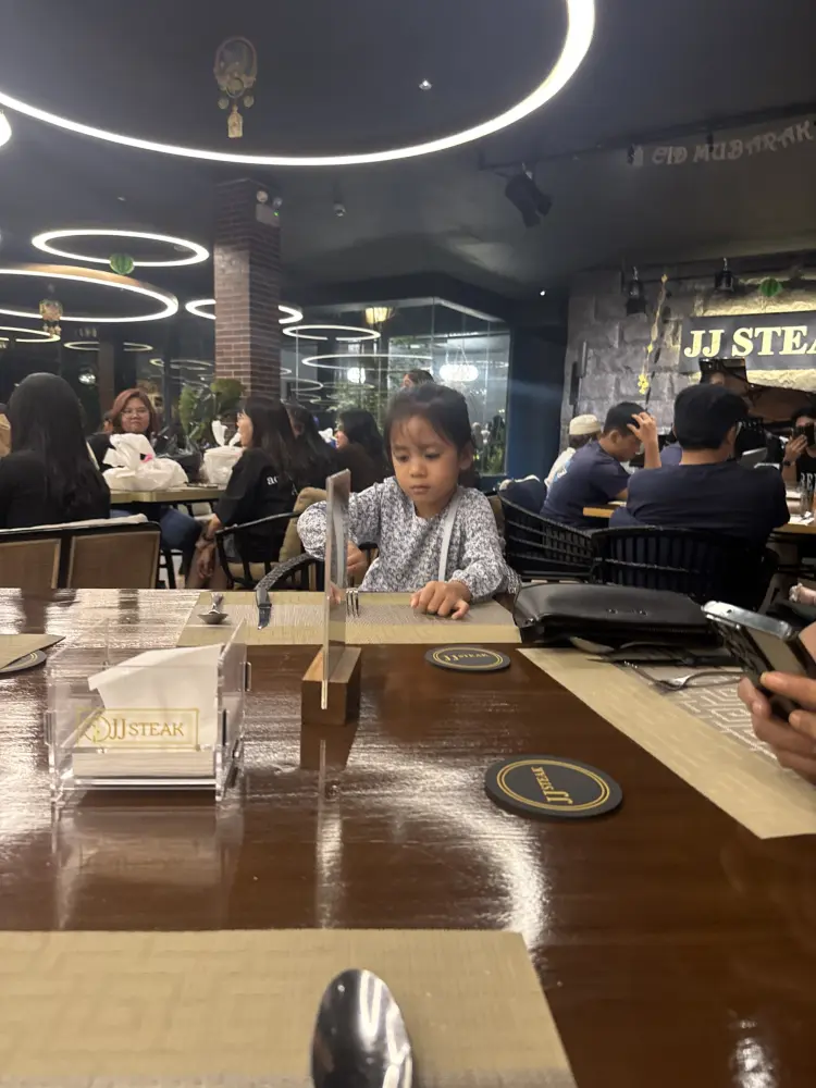 JJ Steak Makassar 10