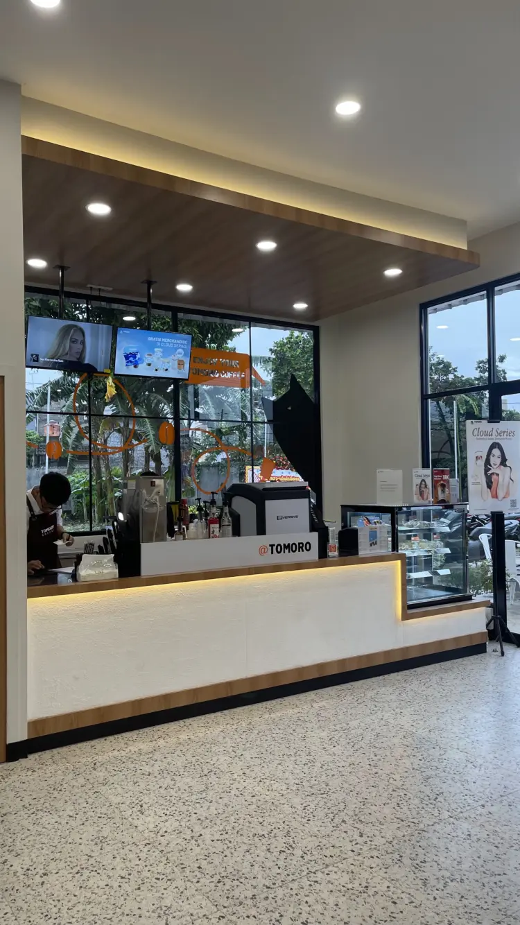 TOMORO COFFEE - Karadenan 1