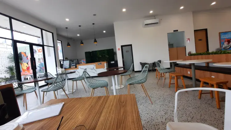 TOMORO COFFEE - Karadenan 5