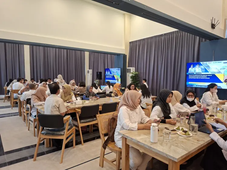 Flora Garden Cafe & Resto 9