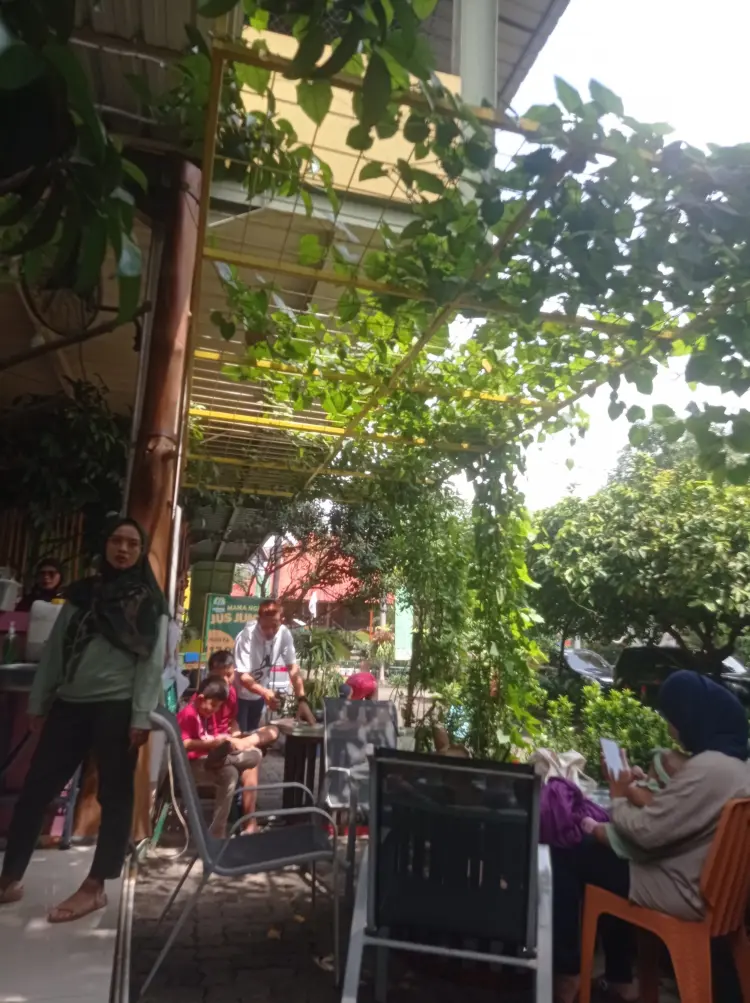 Kebuni Juice - Jus Luber, Roti Bakar & Platter untuk Keluarga 2