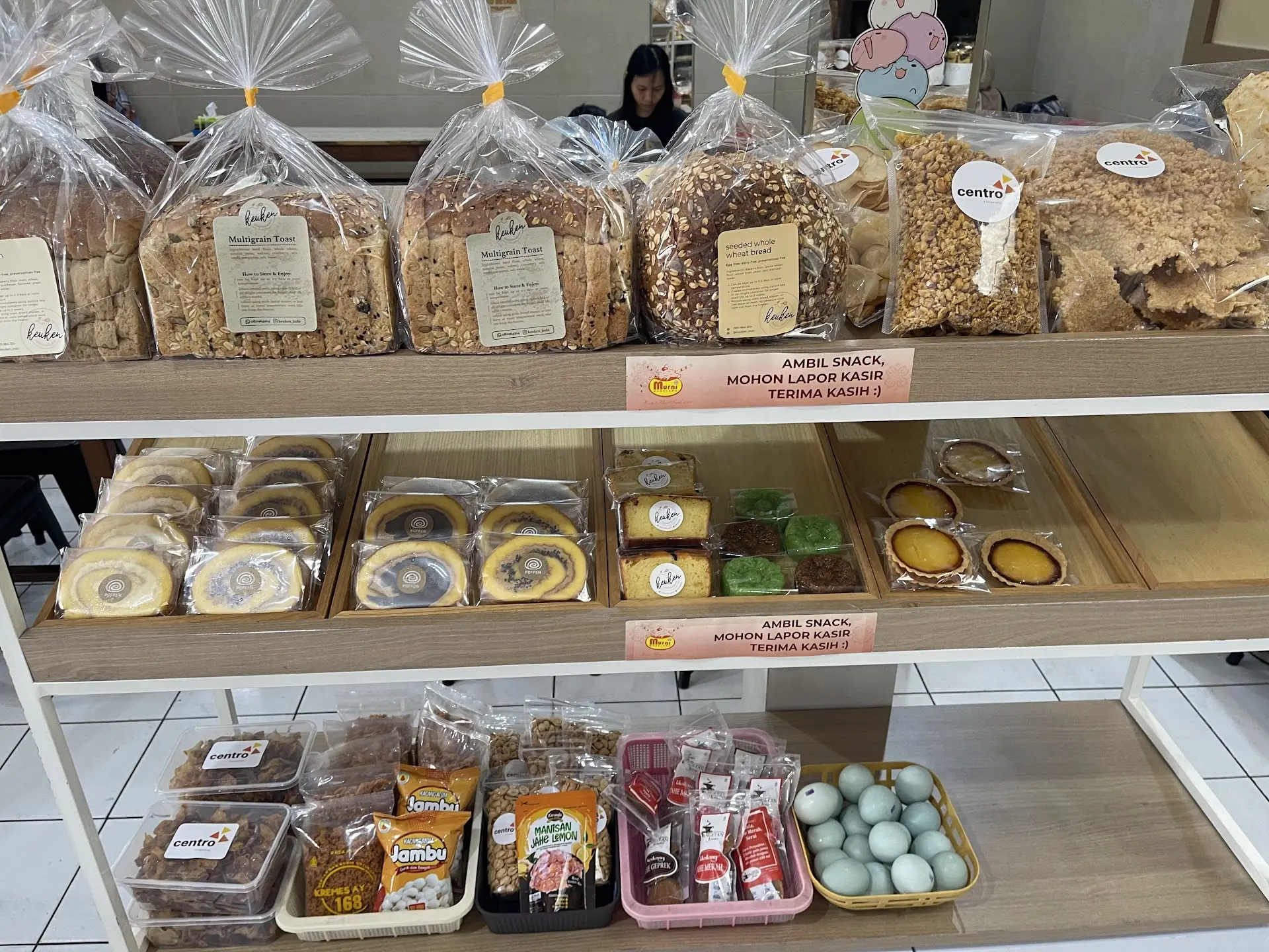 Nongkrong di warung legendaris Magelang? Anjay, mending pesen dessert-nya aja 5