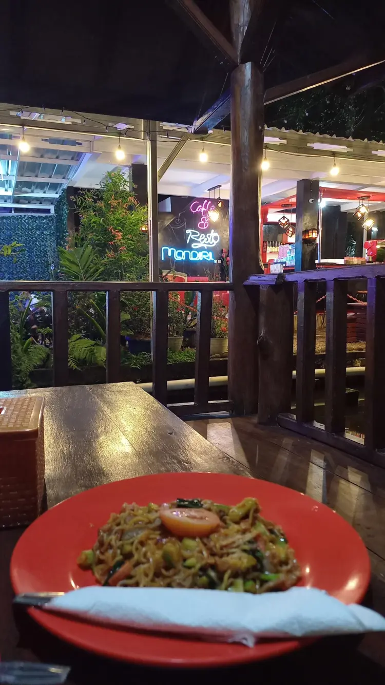 Mandiri Cafe & Resto 3