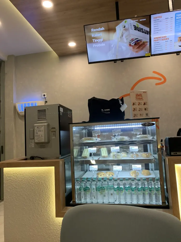 TOMORO COFFEE - Gading Hibrida 3