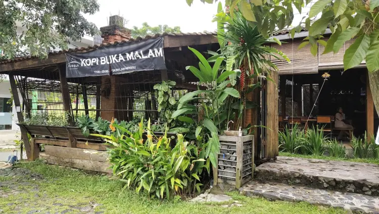 dJOGLO Waroenk & Batik 1