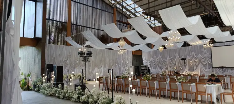 Openaire Resto Bar Market Semarang 1