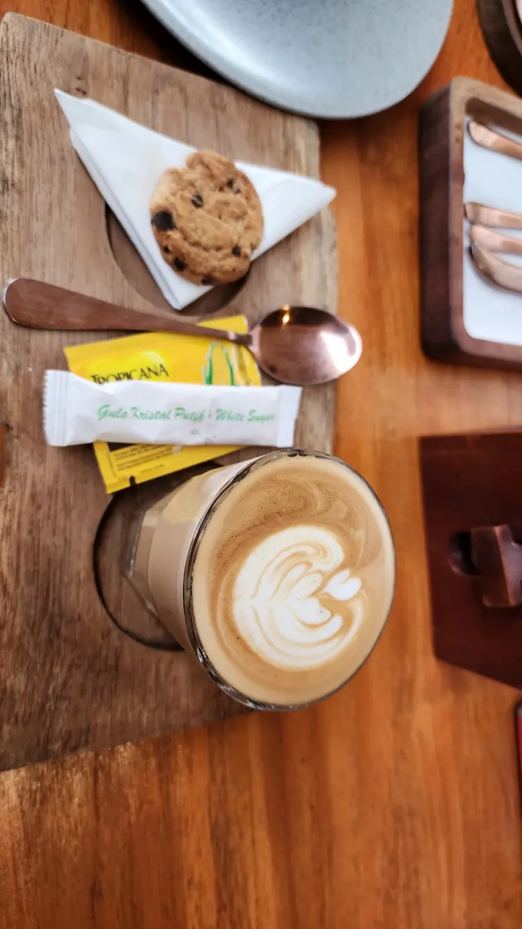 Openaire Resto Bar Market Semarang 6