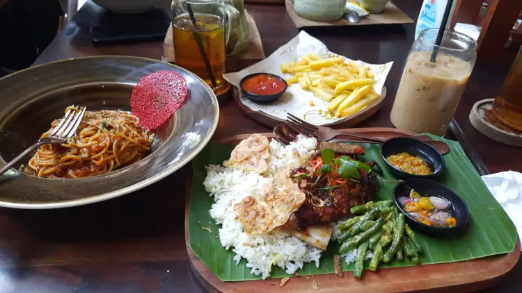 Openaire Resto Bar Market Semarang 7