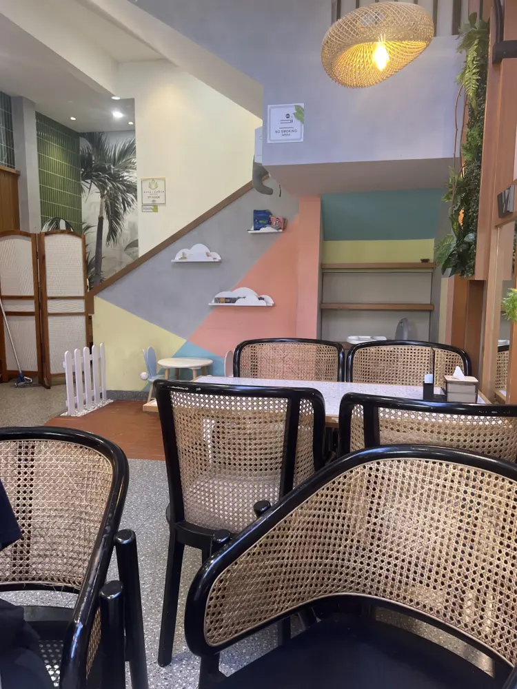 Mak Gobang's 4.8 Google Stars: Bought with Free Ice Cream?