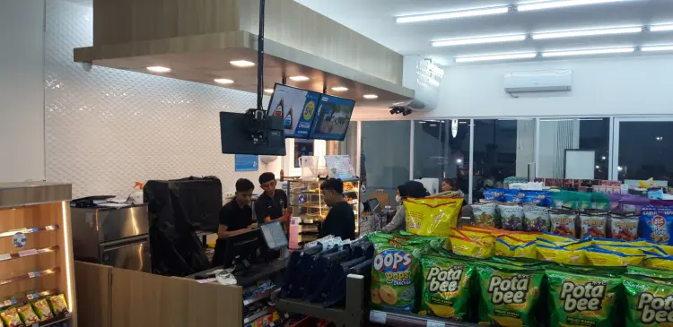 Lawson Raya Ciomas 8