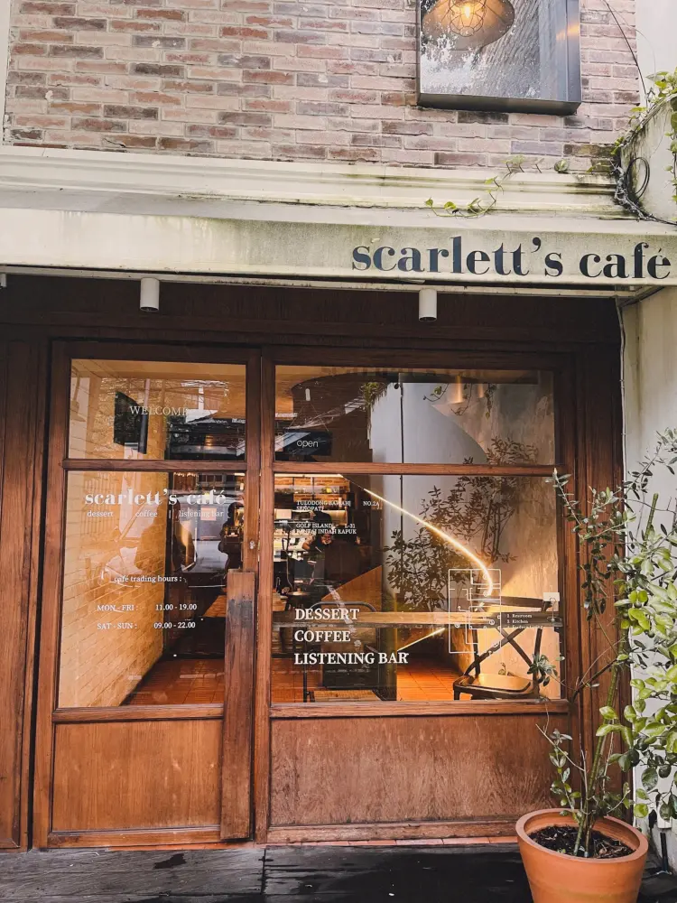 Scarlett's Café Menteng 1