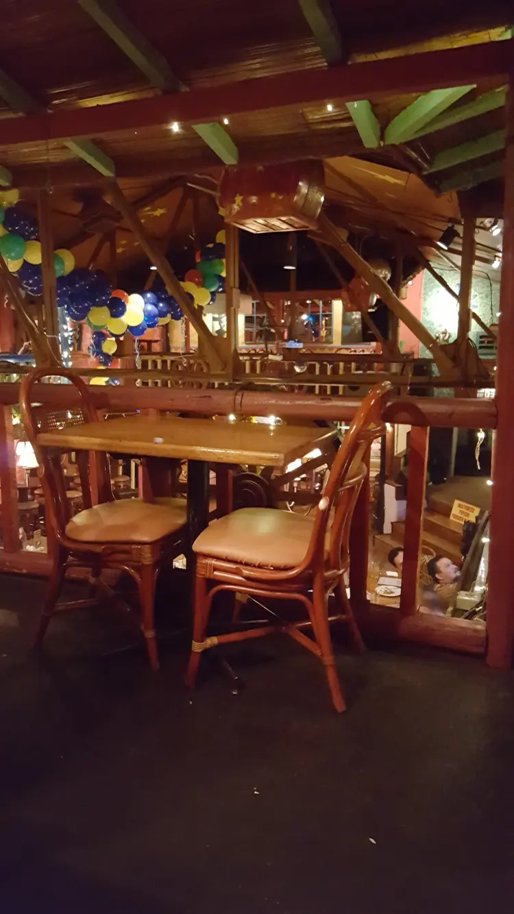 Amigos Bar & Cantina Kemang 7