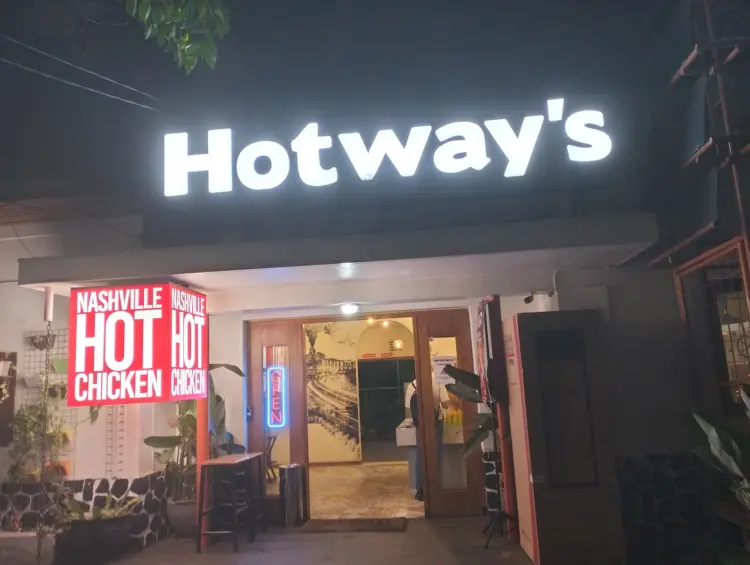Hotways Chicken Bandung Tamansari 1