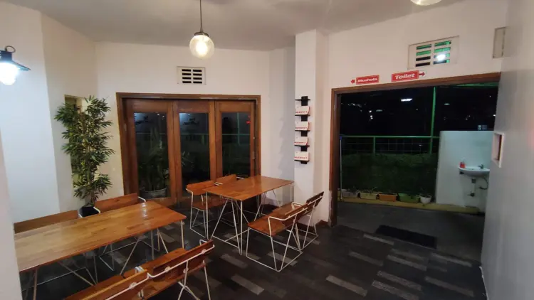 Hotways Chicken Bandung Tamansari 8