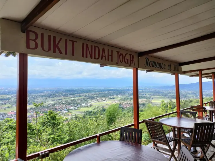 Bukit Indah | Resto & Hotel 1