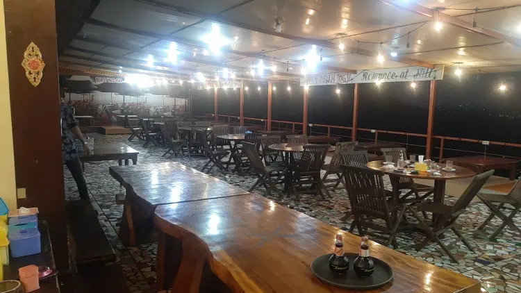 Bukit Indah | Resto & Hotel 6