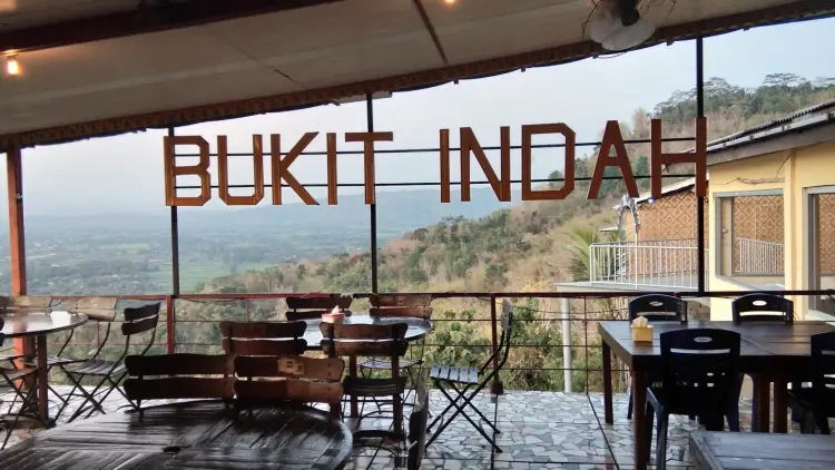 Bukit Indah | Resto & Hotel 7