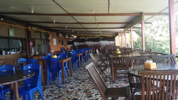 Bukit Indah | Resto & Hotel 8