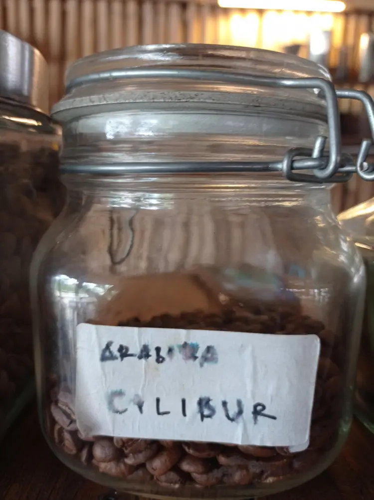 Riverside Coffee Shop 5