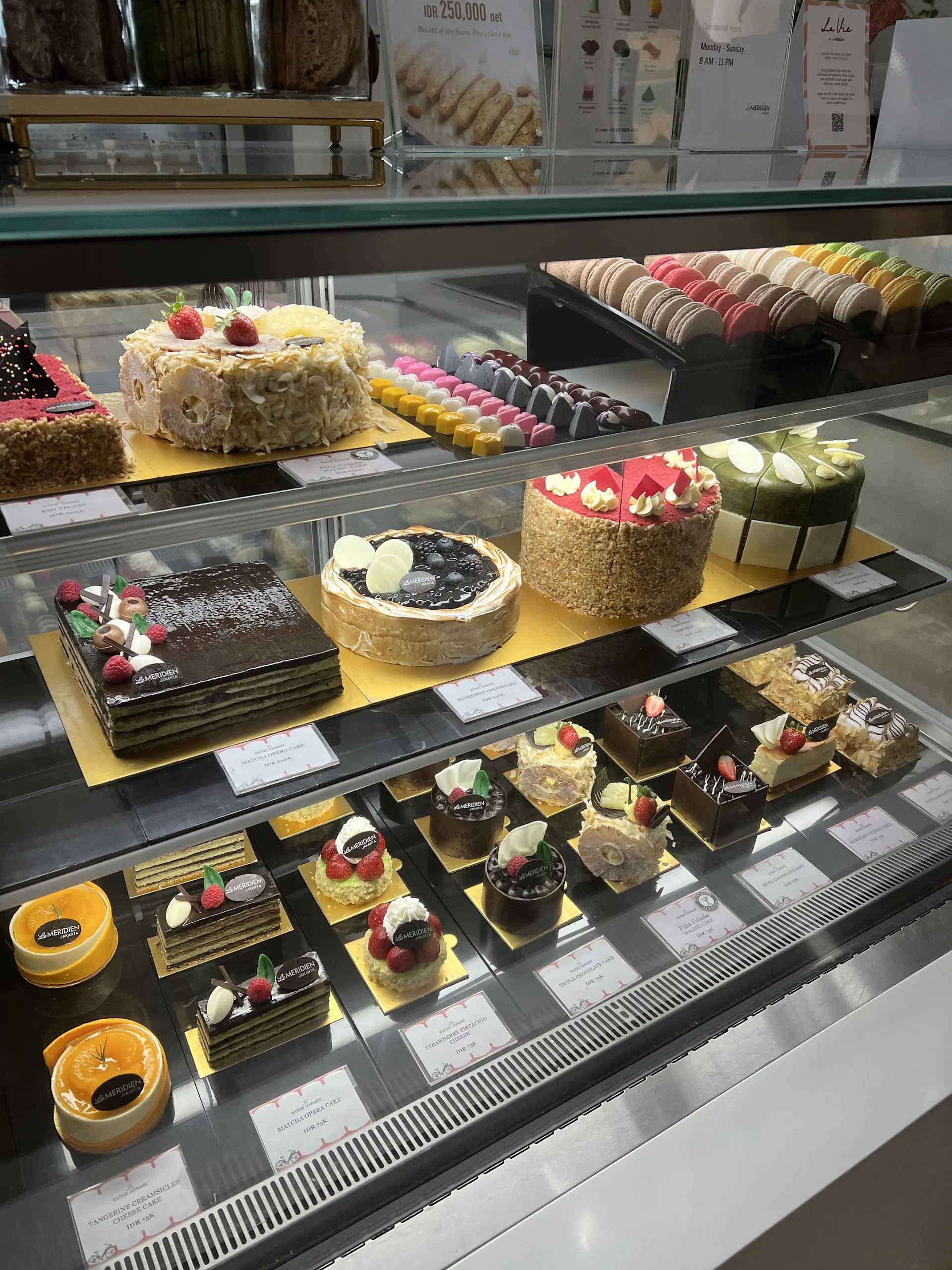 Kok bisa sih kafe hotel doang berani ngaku mille-feuille-nya paling Mantap sedunia? 6