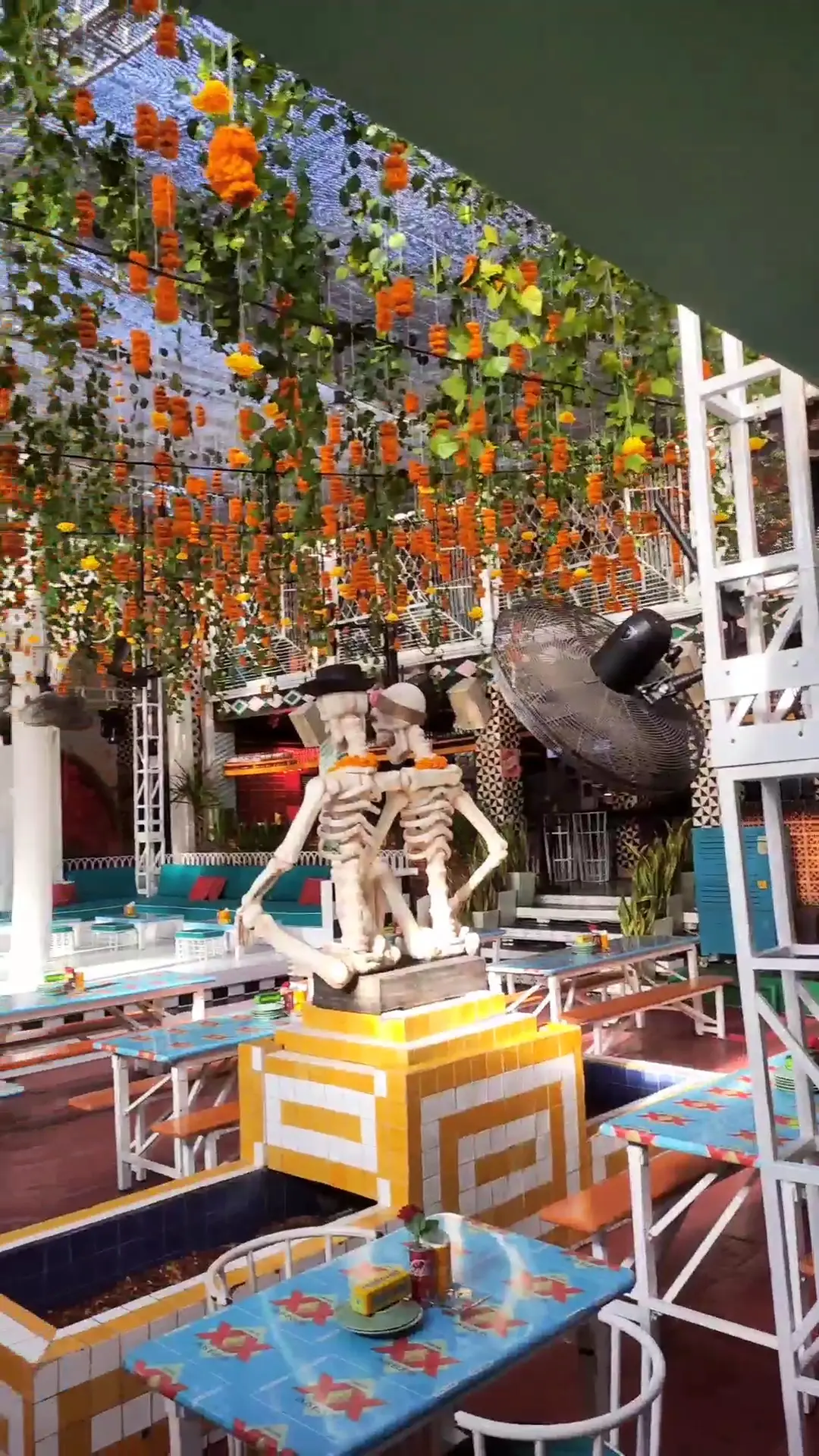 Kata siapa Bali cuma buat Chill doang? Tempat ini lewat jam 9:30 langsung berubah jadi diskotek 2