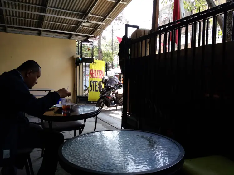 Warung Prasmanan Shafira 6