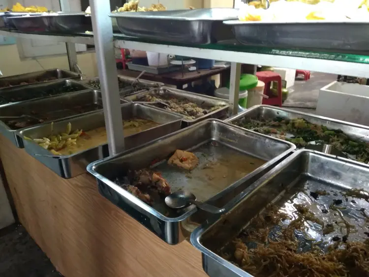 Warung Prasmanan Shafira 7