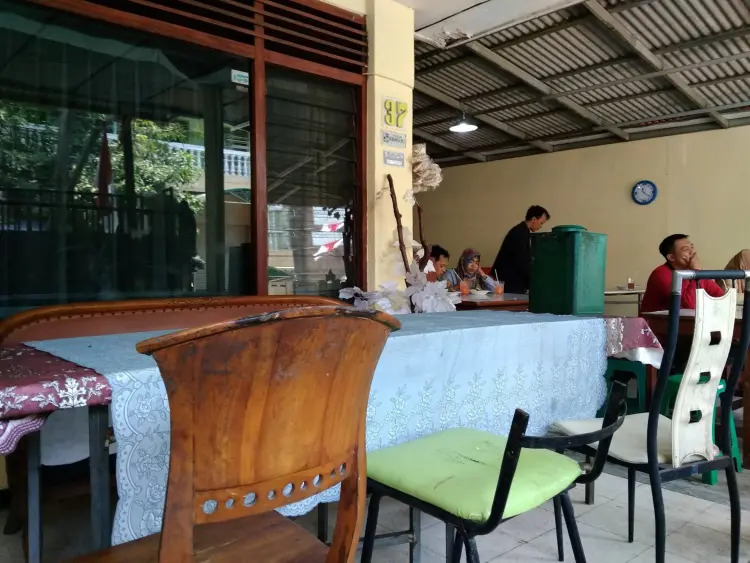Warung Prasmanan Shafira 8
