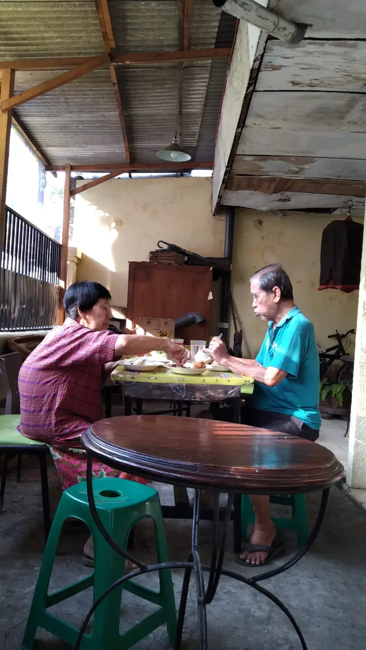 Warung Prasmanan Shafira 2