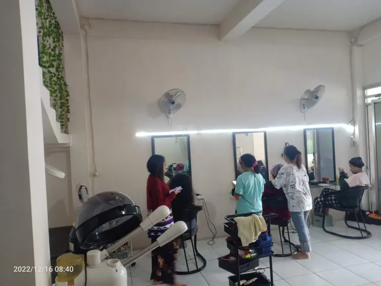 Salon Queen 1