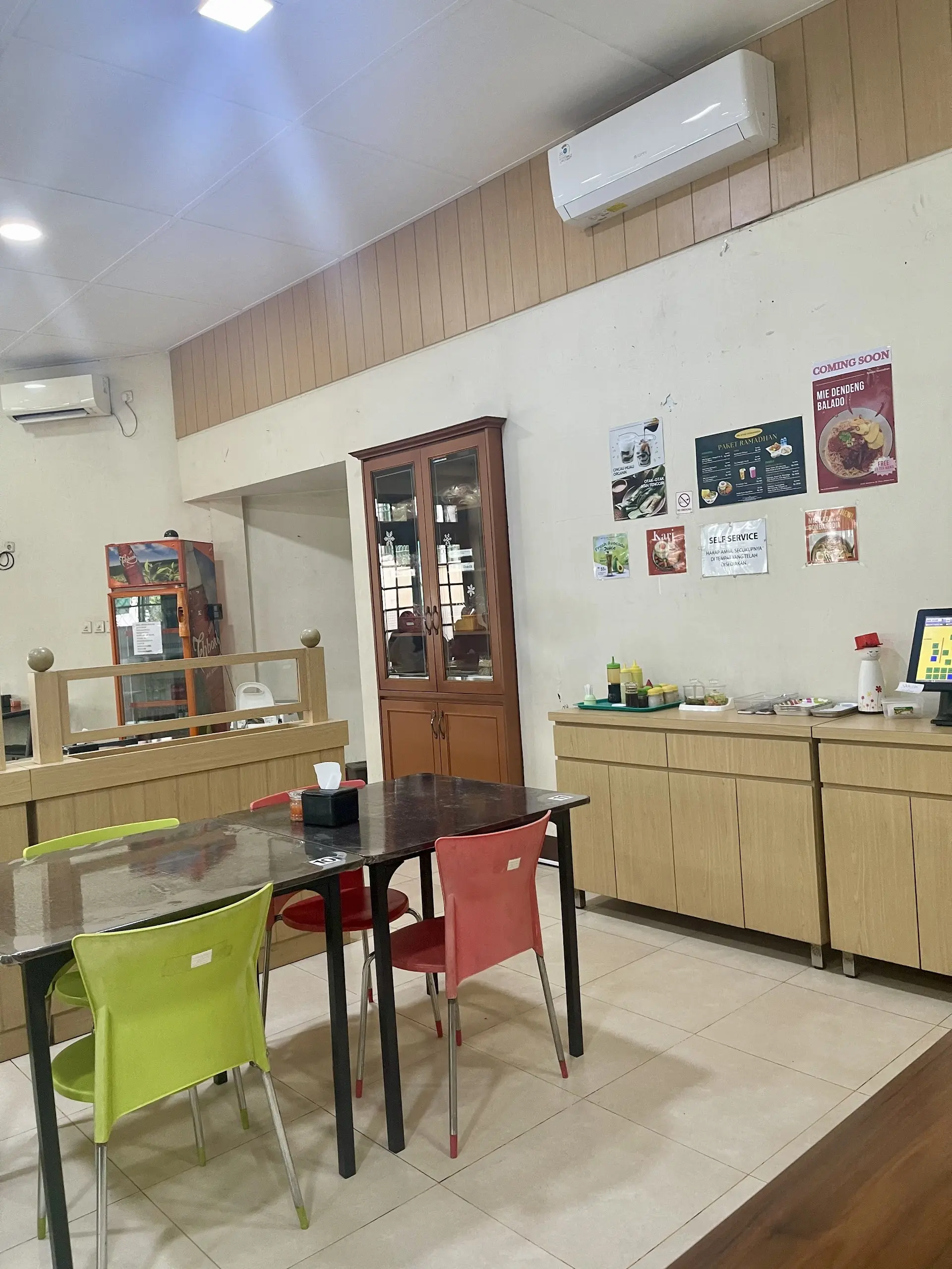 40k for Bakmi in a paper bowl from a legendary Jakarta shop? Anjay, I'm so done. 7