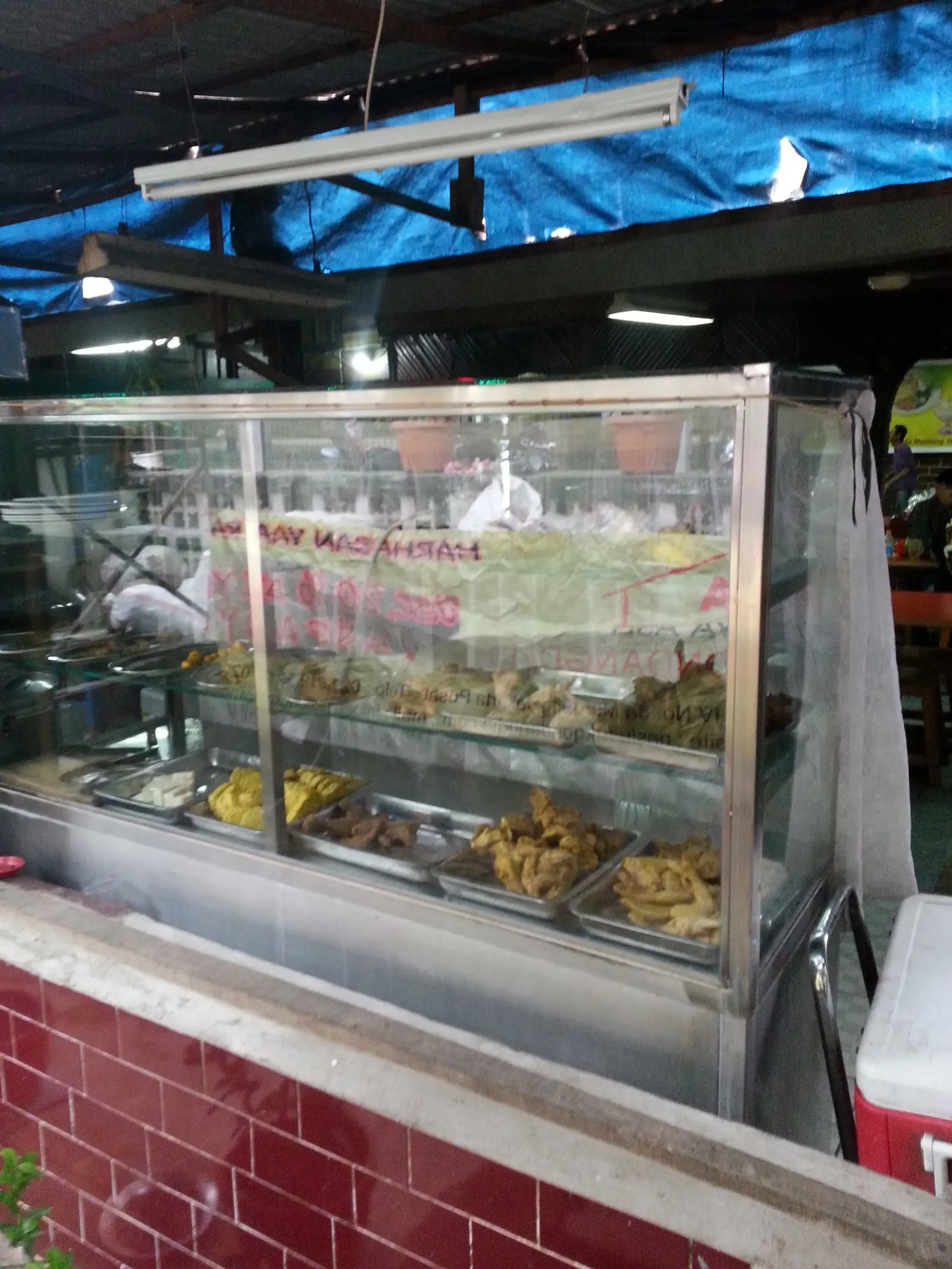 40k for Bakmi in a paper bowl from a legendary Jakarta shop? Anjay, I'm so done. 4