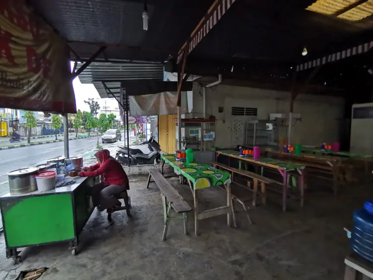Bakso Pakde dan Mie Balap Murni Telor Terbang 3