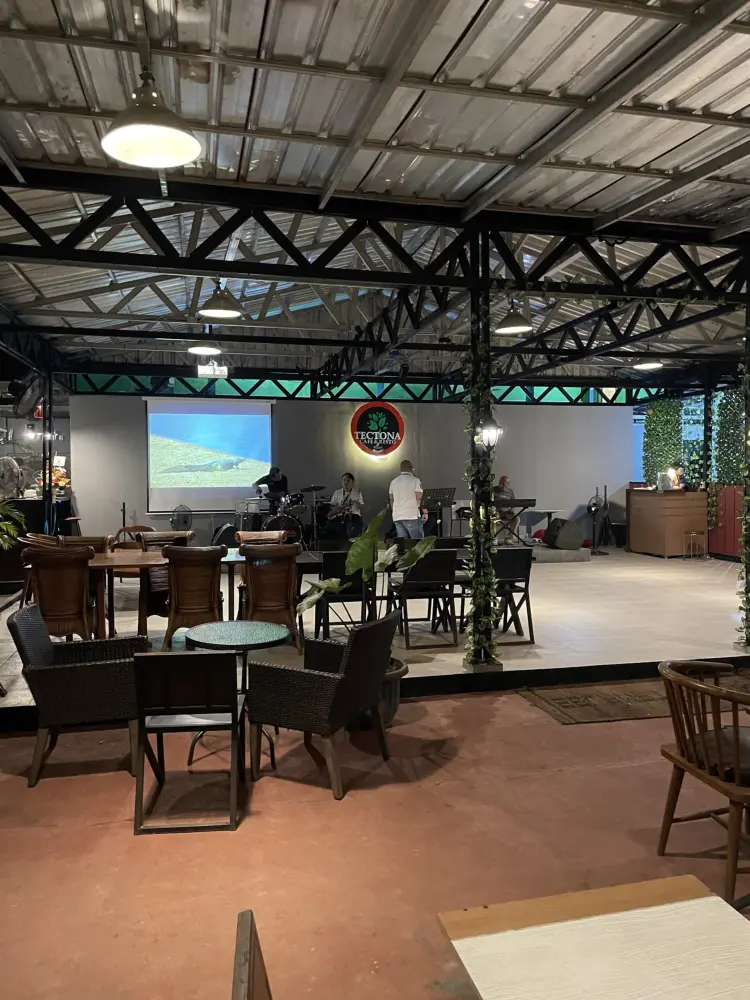 Tectona Cafe and Resto 1