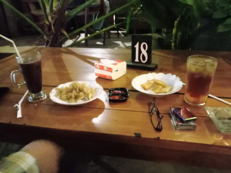 Tectona Cafe and Resto 5