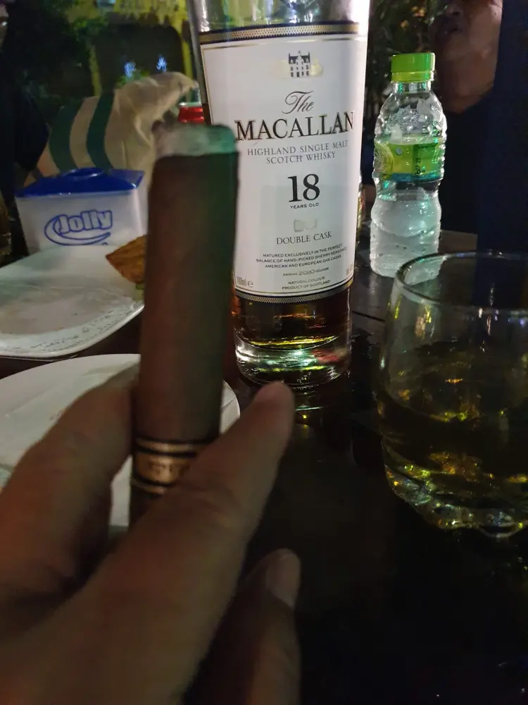 Tectona Cafe and Resto 3