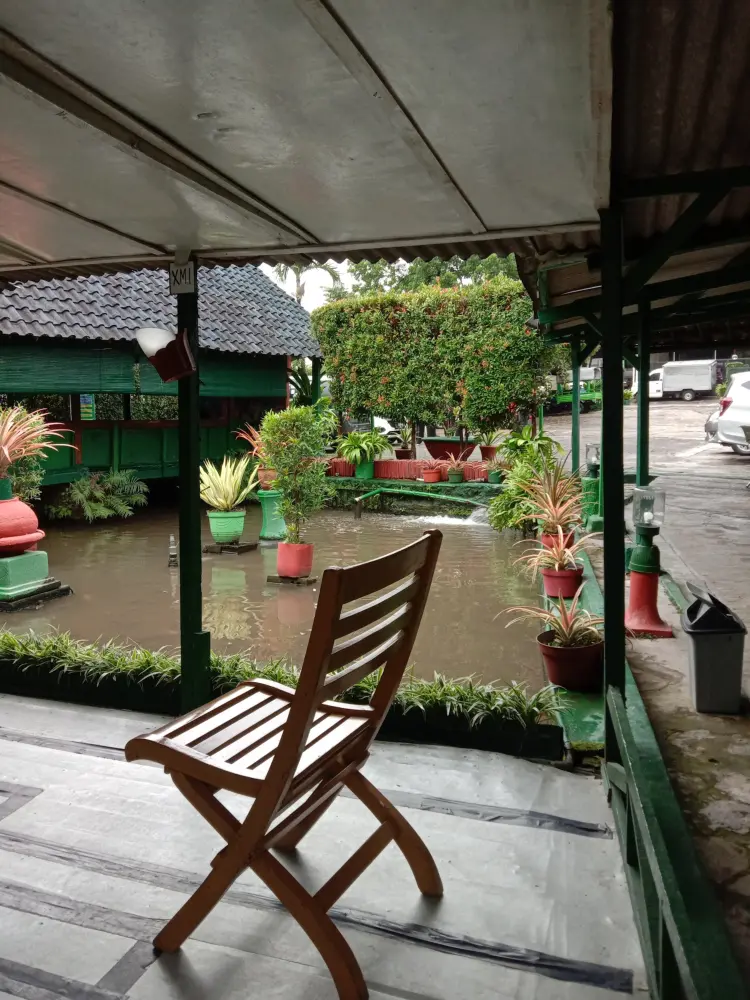 Warung Lesehan Parahiyangan 3