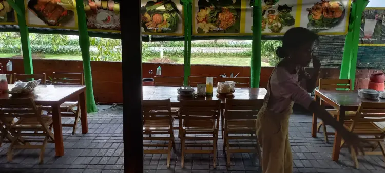 Warung Lesehan Parahiyangan 7